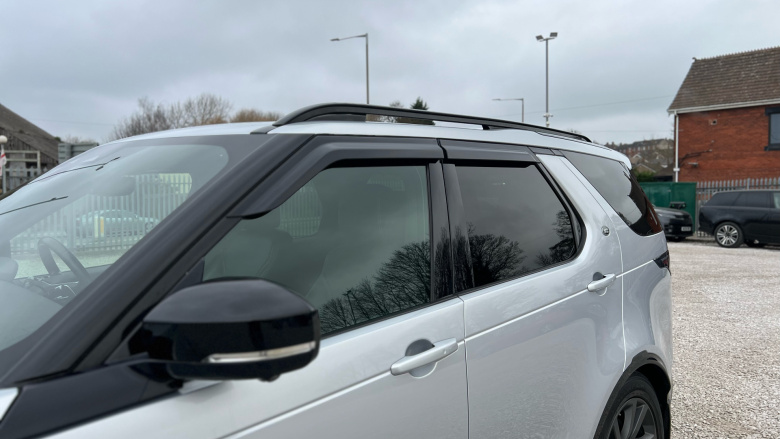 Land Rover Discovery 3.0 D250 R-Dynamic S 5dr Auto Diesel Station Wagon